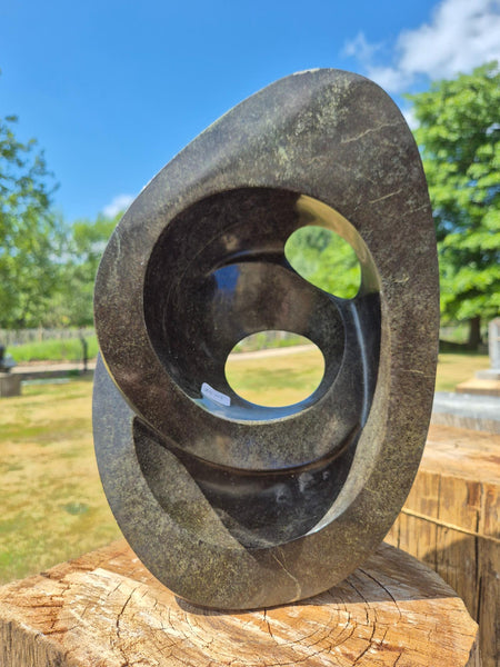 shona kunst zimbabwe, beelden in steen en metaal, beeldentuin, galerij, tuinbeelden, ruime keuze, veerle van raemdonck, wereldbeeld driegoten