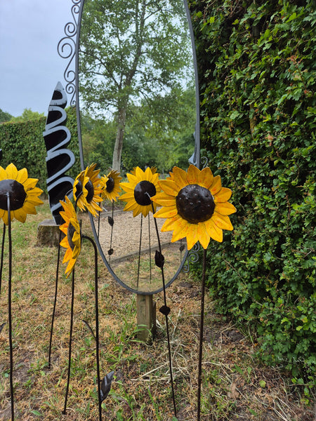 zonnebloemen in metaal, tuinprikker, zonnebloem geel, zimbabwe handgemaakt