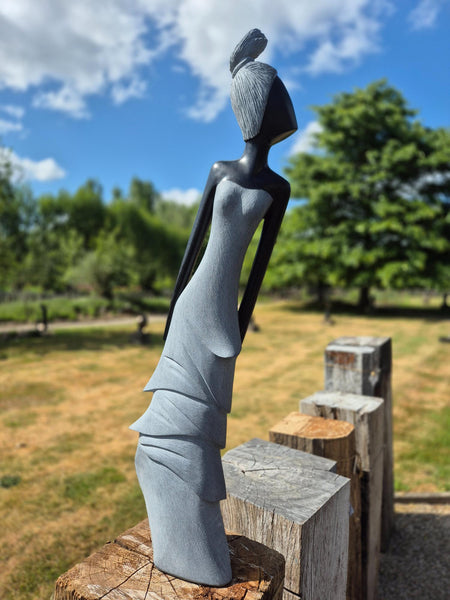 vrouwenfiguur, stenen beeld, tuinbeeld, julius murenza, wereldbeeld driegoten