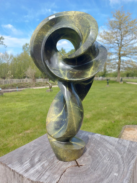 abstract stenen beeld