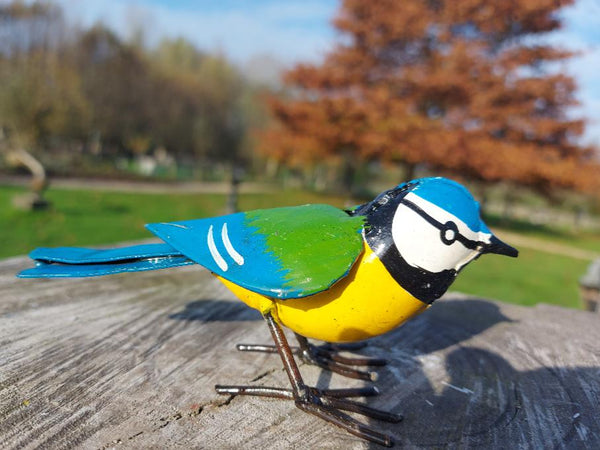 pimpelmees beeldje in metaal, birds of Zimbabwe, great tit, metal bird figurine, handcrafted in Zimbabwe, painted bird, metal recycled, oilbarrels, fair trade, metal art, uniqe gift