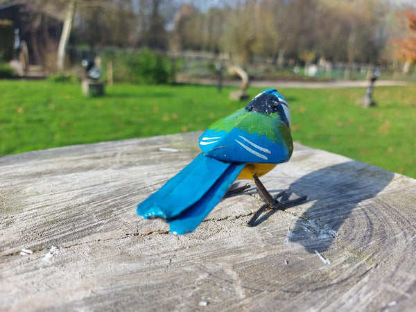pimpelmees beeldje in metaal, birds of Zimbabwe, great tit, metal bird figurine, handcrafted in Zimbabwe, painted bird, metal recycled, oilbarrels, fair trade, metal art, uniqe gift