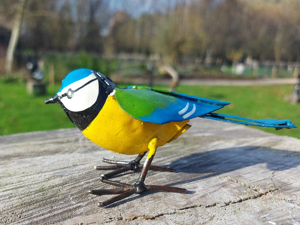 pimpelmees beeldje in metaal, birds of Zimbabwe, great tit, metal bird figurine, handcrafted in Zimbabwe, painted bird, metal recycled, oilbarrels, fair trade, metal art, uniqe gift
