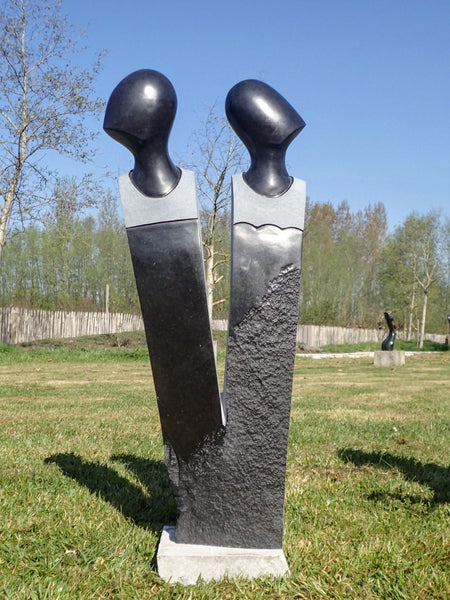 Couple in stone, stenen beeld van een koppel, beeldentuin op Driegoten Hamme