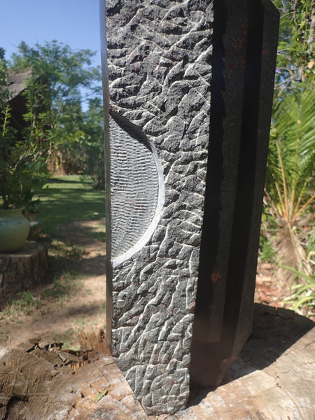 masker in steen, shona kunst Zimbabwe, Wereldbeeld
