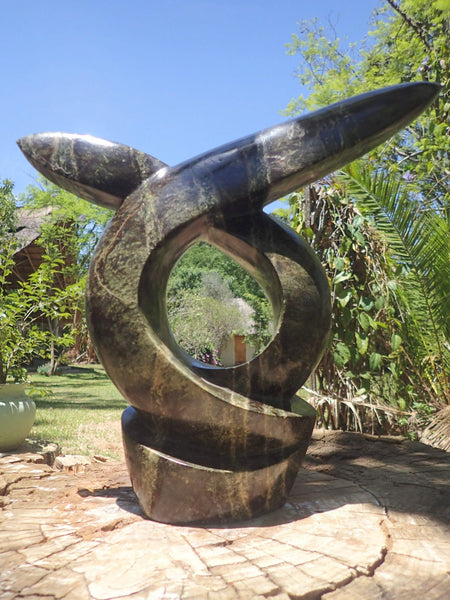 abstract beeld in steen, hedendaagse kunstwerken, Wereldbeeld Driegoten beeldntuin