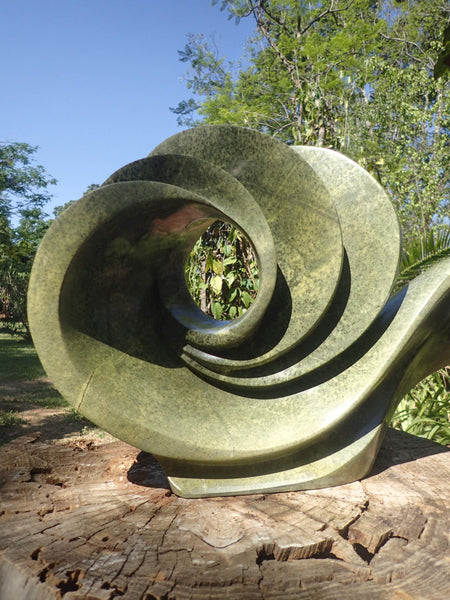 abstracte vormgeving in steen