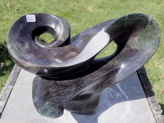 abstracte creatie, hedendaagse moderne kunst, betaalbaar, beeldhouwwerken in steen en metaal, wereldbeeld