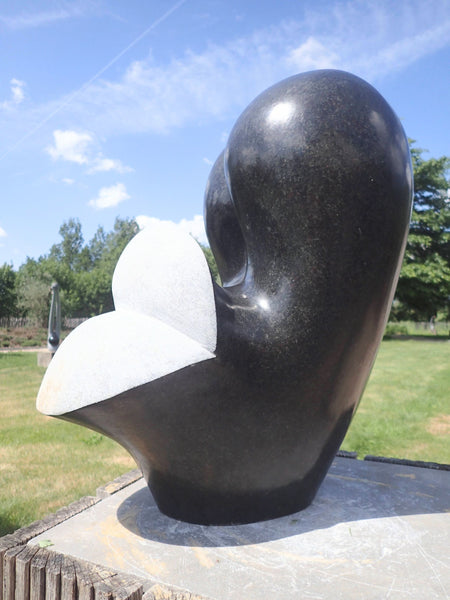 the kiss tuinbeeld