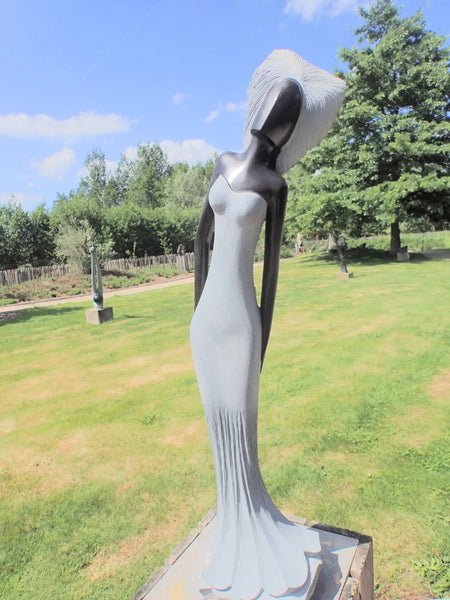 tuinbeeld vrouwenfiguur