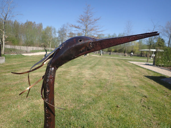 hoofd reiger, tuinbeeld in metaal, tuindecoratie recycle art
