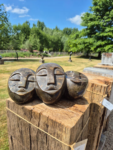 hoofden in steen, stone heads, stephen murenza, fruitserpentine, shona art zimbabwe