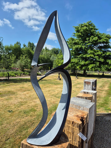 stenen beeld vogels, sierlijk beeld, hedendaagse kunst, shona kunst zimbabwe, tuinbeelden bij wereldbeeld hamme, veerle van raemdonck, driegoten, grote collectie beelden