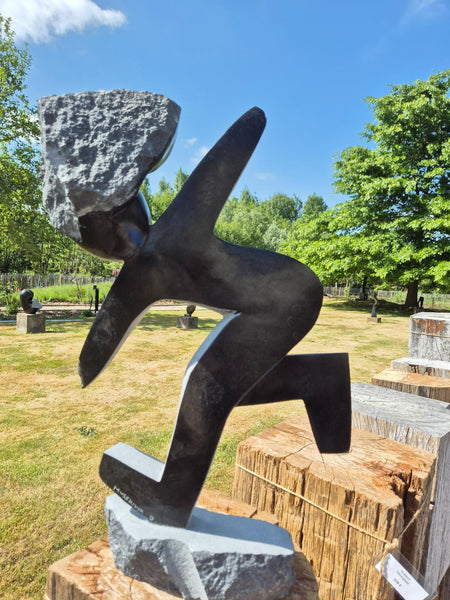 danser in steen, natuurstenen beeld, tuinbeeld, beeld voor binnen, academie, danser, student