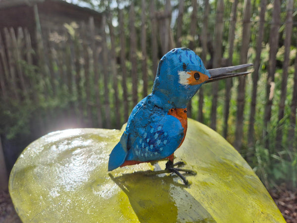 Ijsvogel op blad, tuinprikker