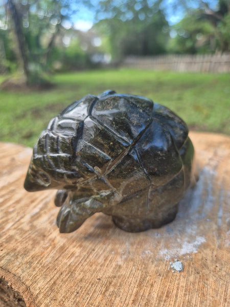 stone sculpture pangolin, shona art zimbabwe