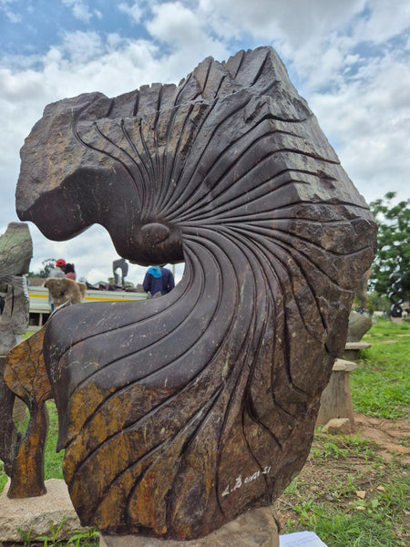 beeld in steen, bonjisi, tuinbeeld, wereldbeeld hamme