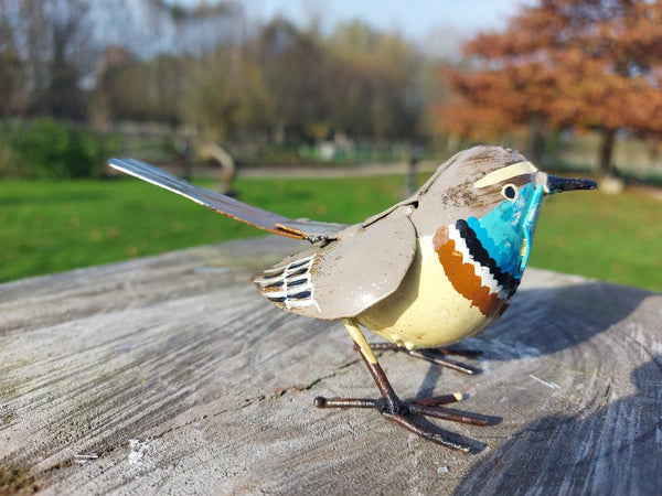 blauwborst, blue throat, vogeltjee in metaal, birds of Zimbabwe,, metal bird figurine, handcrafted in Zimbabwe, painted bird, metal recycled, oilbarrels, fair trade, metal art, uniqe gift