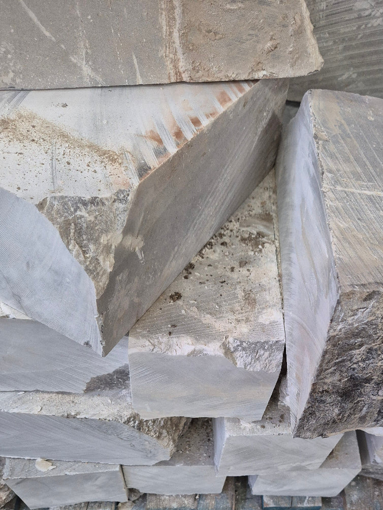 caramelkleurige albast, beeldhouw steen, bick art supplies ravels, beeldhouwwinkel , alabaster for carving, wereldbeeld stone supplier