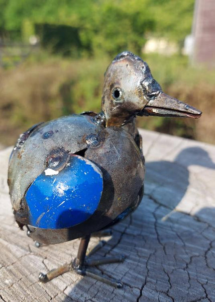 kuikentjes in metaal, vogeltjee in metaal, birds of Zimbabwe,, metal bird figurine, handcrafted in Zimbabwe, painted bird, metal recycled, oilbarrels, fair trade, metal art, uniqe gift