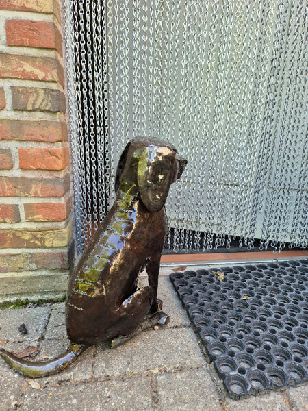 metalen waakhond, zimbabwe kunst, tuinbeeld in metaal