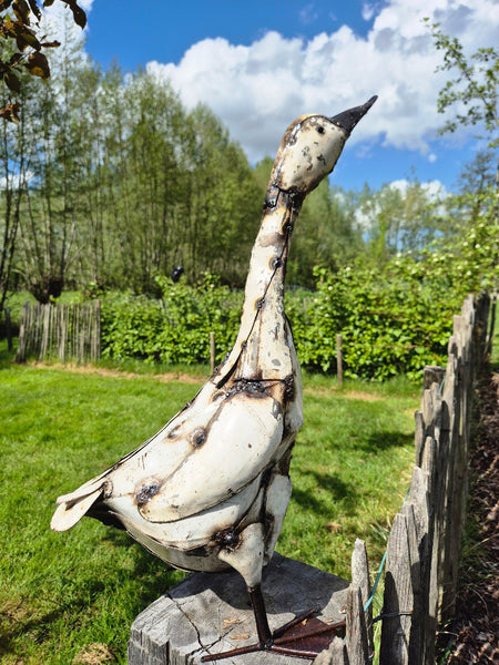 metal goose gardensculpture