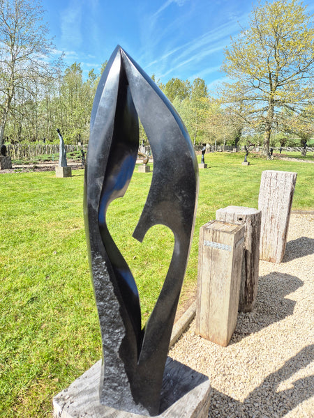 garden statues in stone, wereldbeeld in hamme, shipping worldwide, enquire for shipping rates