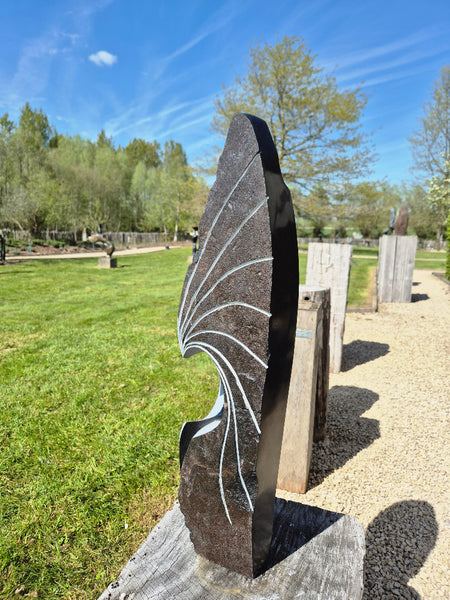 tuinbeelden en beelden voor binnen bij Wereldbeeld Hamme, grote unieke collectie in de beeldentuin en galerij