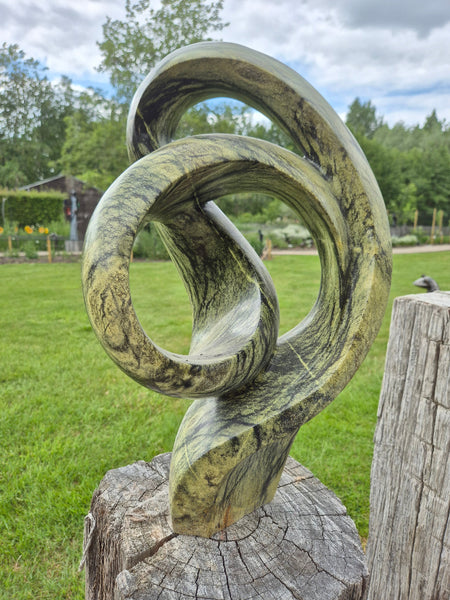 abstract stenen beeld, shona kunst zimbabwe, willard bopoto, unieke stukken, wereldbeeld hamme