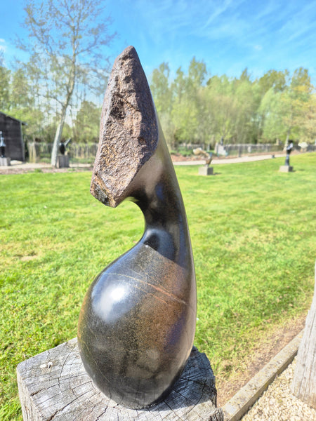 stone statue, torso in stone, made in zimbabwe y luxon karise, come and visit the sculpture garden and gallery in hamme, Belgium