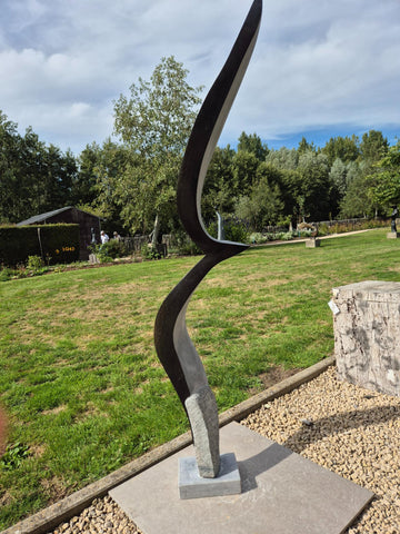 long elegant bird in stone, shona art zimbabwe, stephen murenza, unique art, wereldbeeld belgium