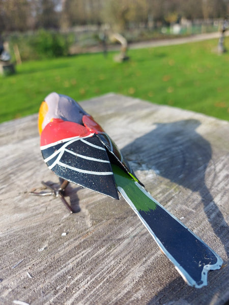 oranje vink, finch, vogeltjee in metaal, birds of Zimbabwe,, metal bird figurine, handcrafted in Zimbabwe, painted bird, metal recycled, oilbarrels, fair trade, metal art, uniqe gift