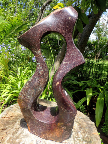 abstract beeld Julius Murenza, harde natuursteen, Wereldbeeld Driegoten Hamme