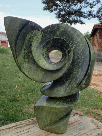 abstracte vormen in steen, natuursteen beeld, tuinbeeld, binnenbeeld, unieke stukken, originele moderne kunst, betaalbare beelden