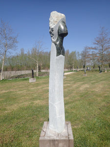 gestilleerde figuur in groene opaal, elegant