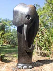 olifant in steen, beeldhouwwerk, shona kunst Tengenenge, Wereldbeeld tuinbeelden en beeldentuin