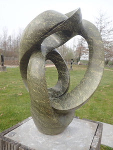 tuinbeeld steen standbeeld abstract modern
