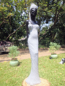 tuinbeeld vrouwen figuur in steen