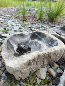 tuinschaal met nijlpaard in steen