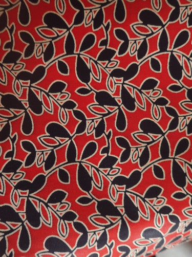 Kussenhoes rood met zwarte print