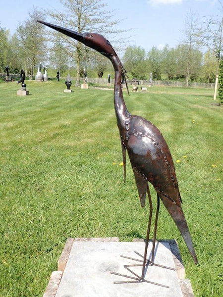 blauwe reiger in metaal, tuinbeeld