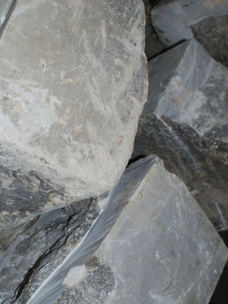 caramelkleurige albast, beeldhouw steen